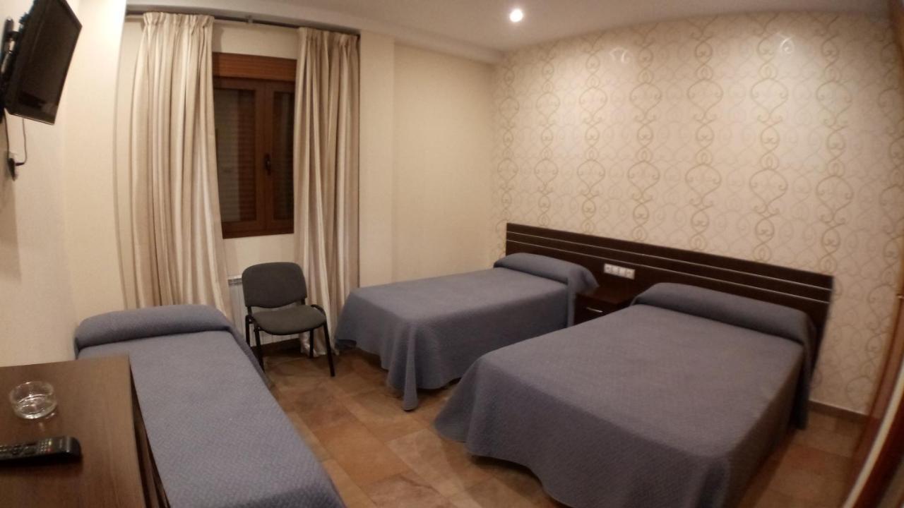 Hostal Venecia II Монсон Екстер'єр фото