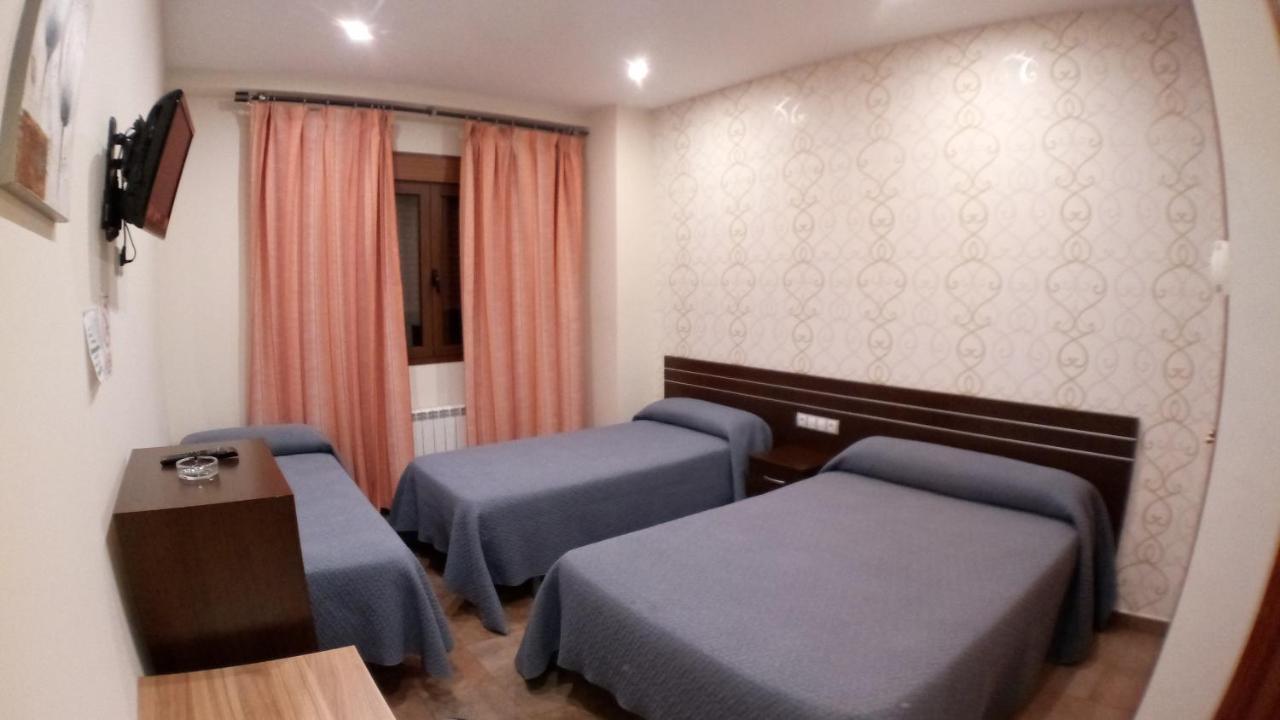 Hostal Venecia II Монсон Екстер'єр фото
